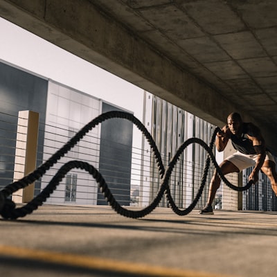 德国国家足球队训练场景 - 球员们正在进行战术演练